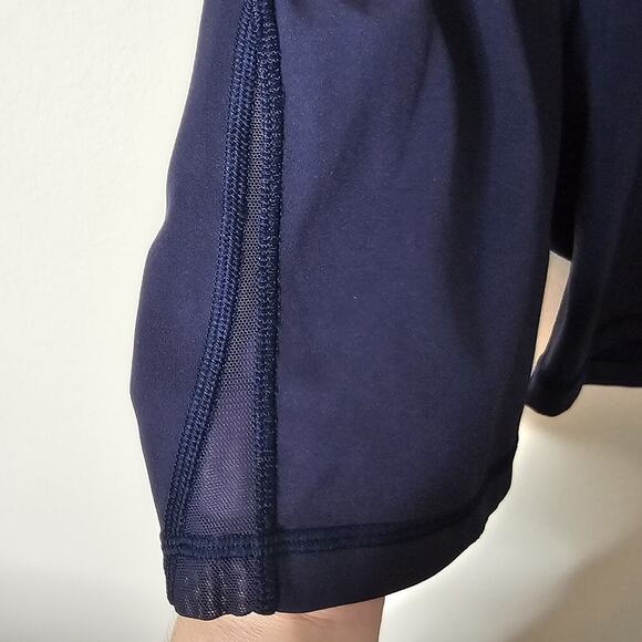 Lululemon Midnight Navy Train Times Short 6" Full-On Luxtreme Biker Size 4 - Picture 6 of 9